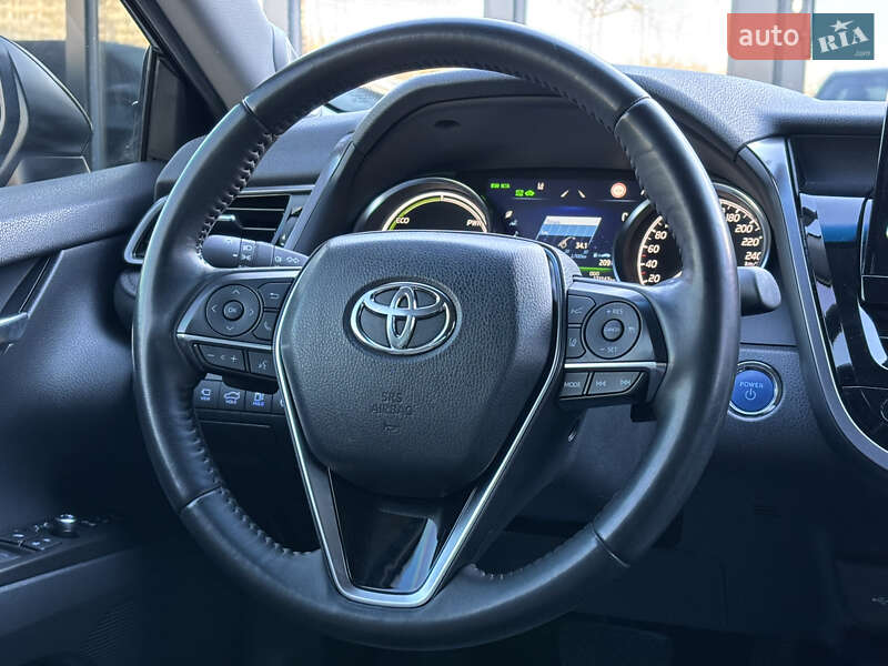 Седан Toyota Camry 2021 в Киеве