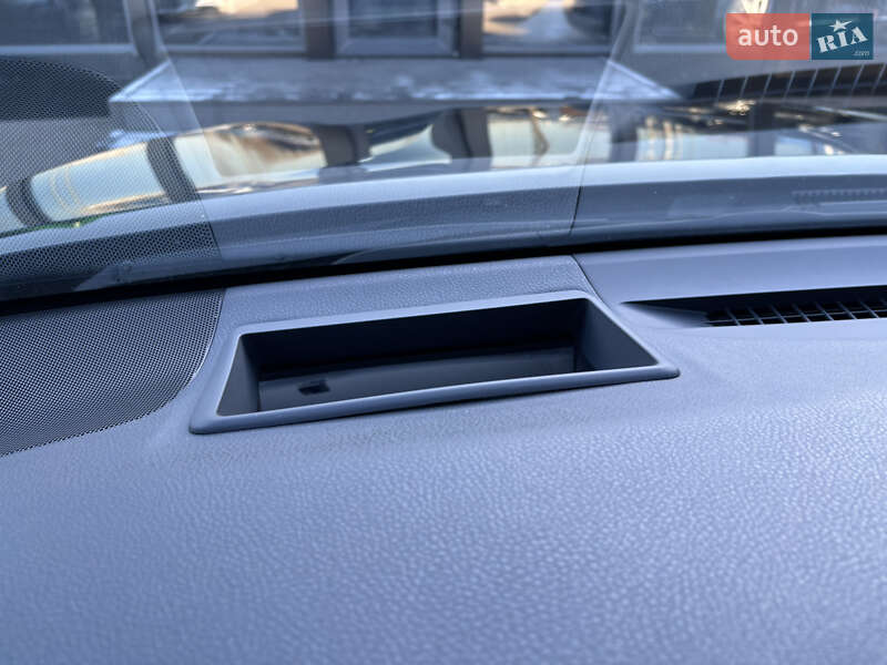 Седан Toyota Camry 2021 в Киеве