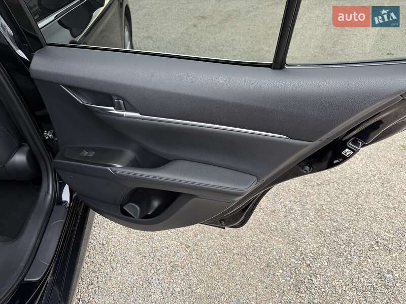 Седан Toyota Camry 2021 в Кропивницькому