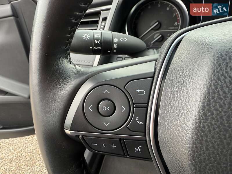 Седан Toyota Camry 2021 в Кропивницькому