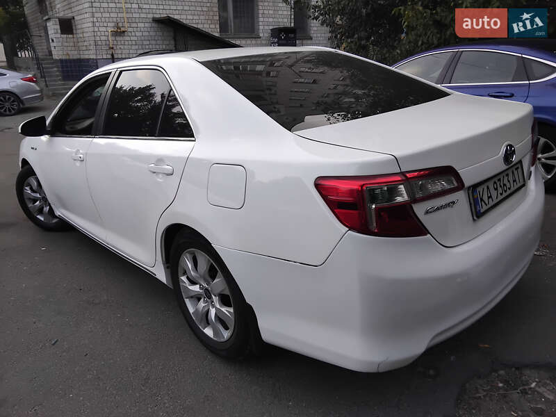 Седан Toyota Camry 2014 в Киеве