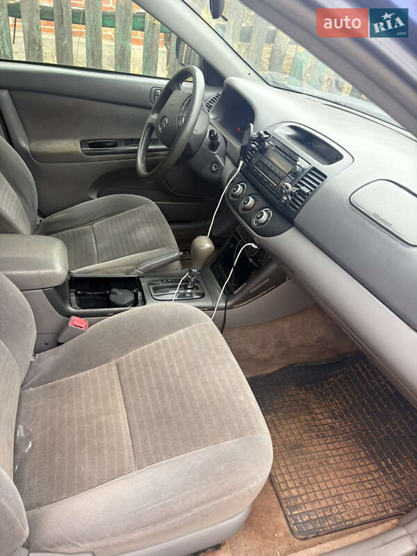 Седан Toyota Camry 2005 в Изюме