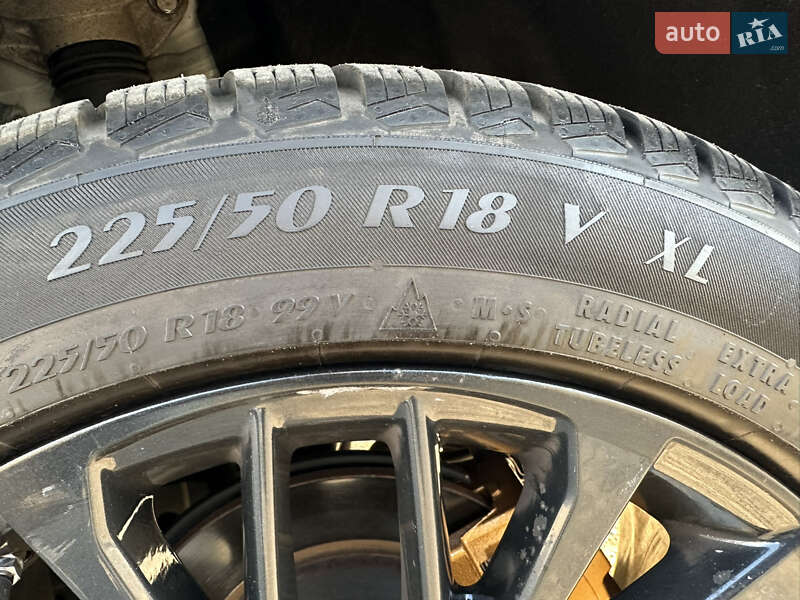 Седан Toyota Camry 2020 в Киеве