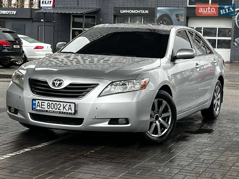 Седан Toyota Camry 2007 в Днепре