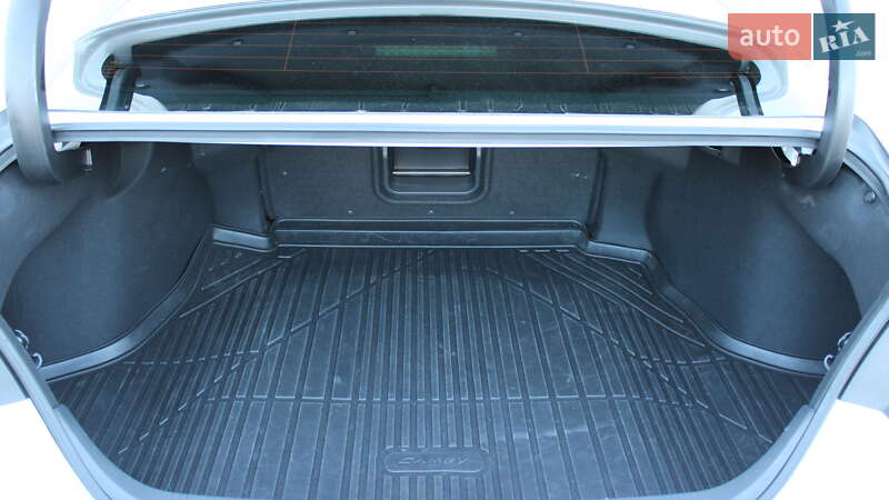 Седан Toyota Camry 2023 в Черкассах