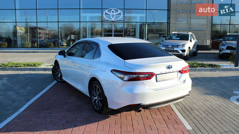 Седан Toyota Camry 2023 в Черкассах