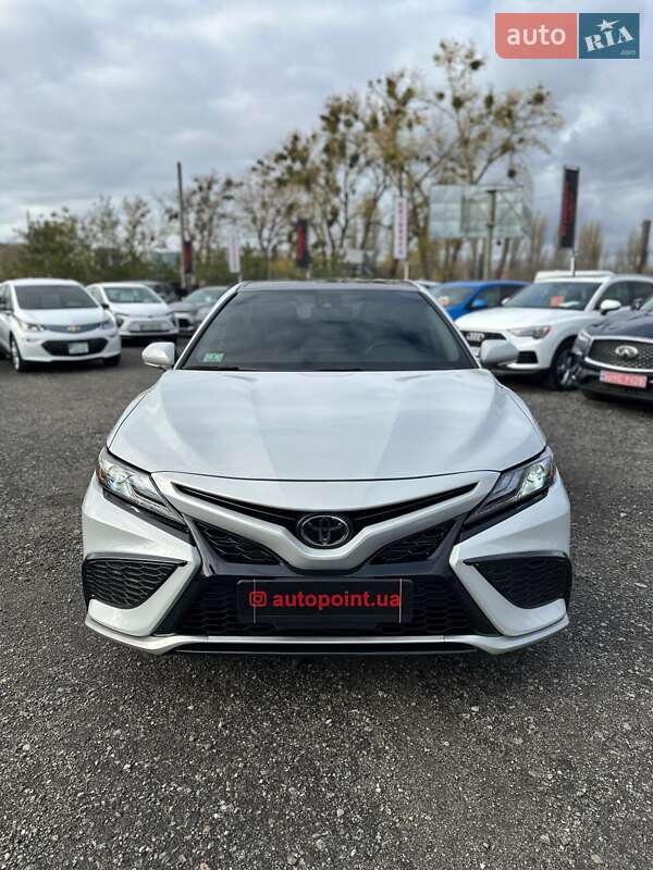 Седан Toyota Camry 2024 в Белогородке