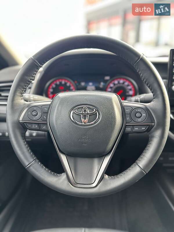Седан Toyota Camry 2024 в Белогородке