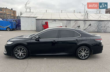 Седан Toyota Camry 2021 в Киеве