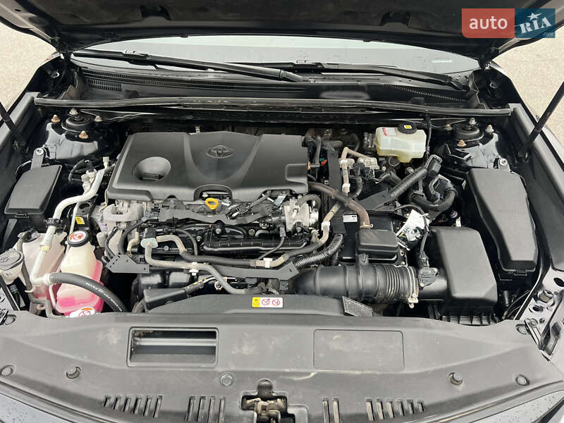 Седан Toyota Camry 2021 в Киеве