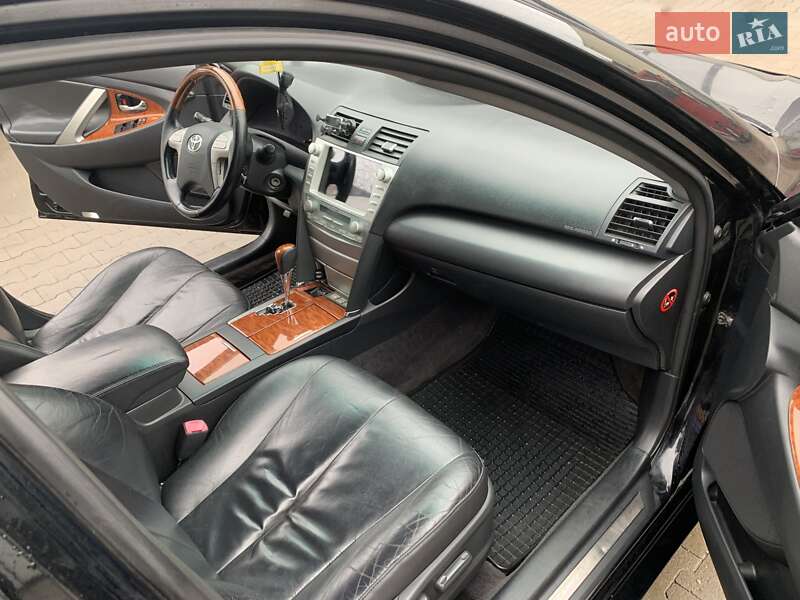 Седан Toyota Camry 2008 в Умани