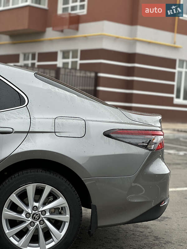 Седан Toyota Camry 2022 в Умани