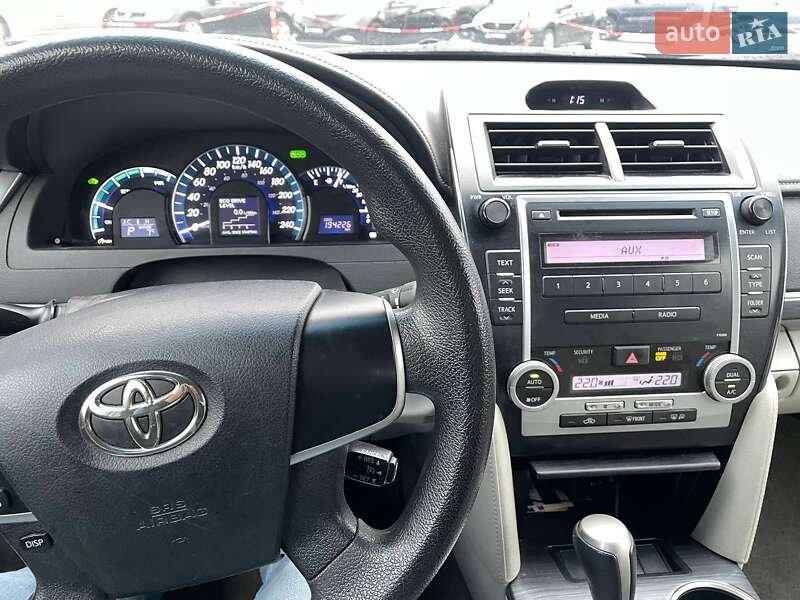 Седан Toyota Camry 2012 в Киеве