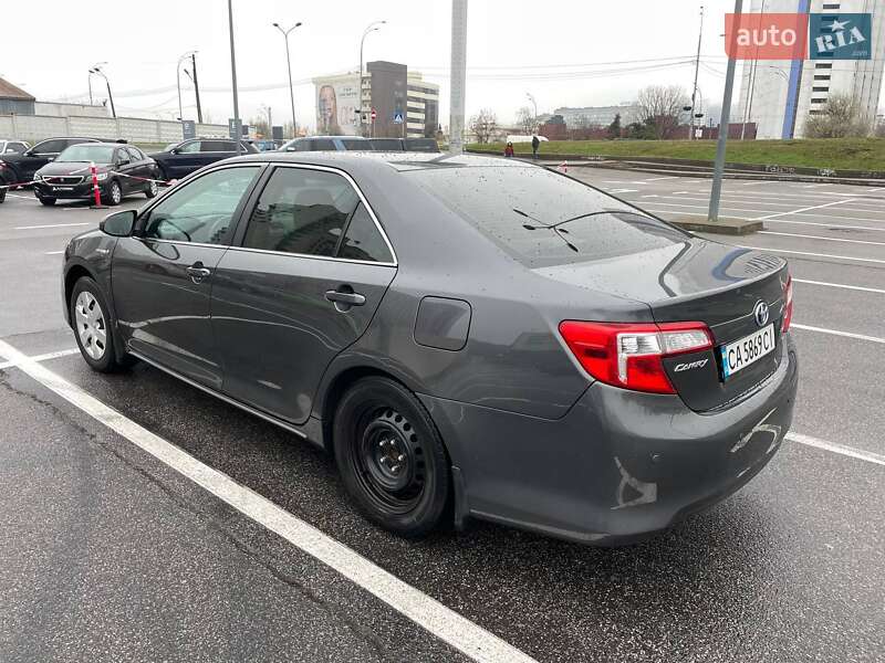 Седан Toyota Camry 2012 в Киеве