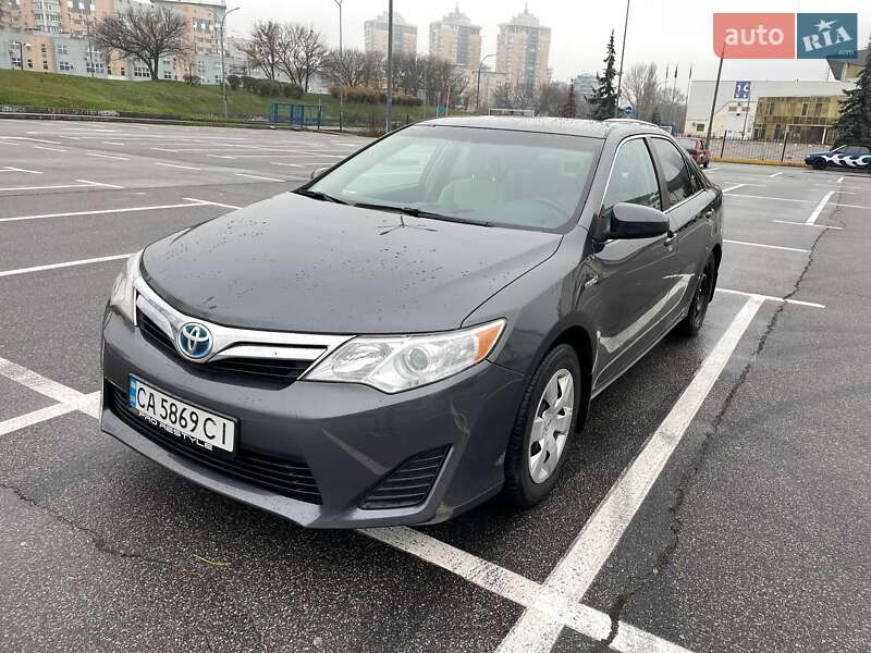 Седан Toyota Camry 2012 в Киеве