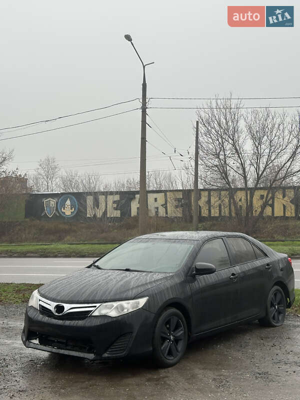 Седан Toyota Camry 2013 в Харькове
