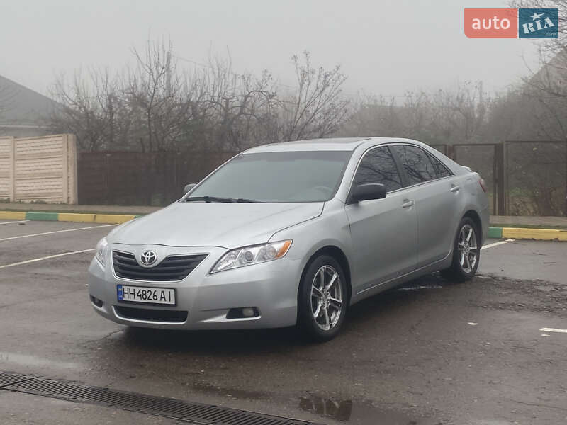 Седан Toyota Camry 2006 в Киеве