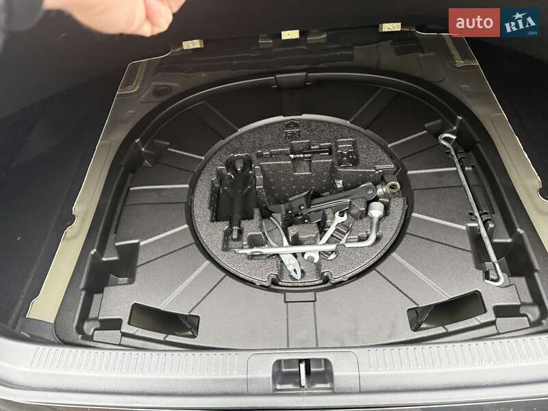 Седан Toyota Camry 2020 в Харькове