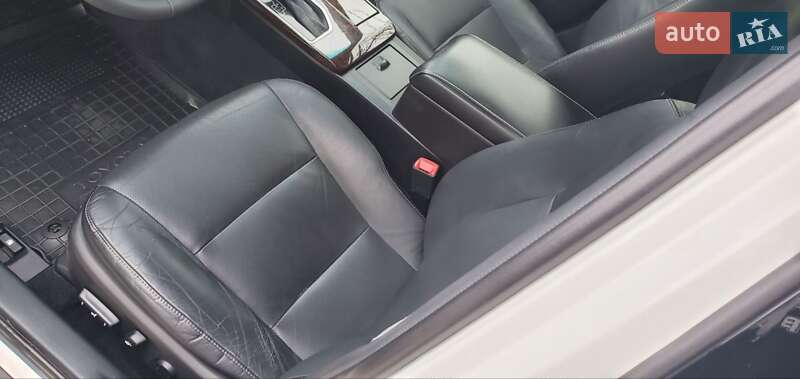 Седан Toyota Camry 2016 в Киеве