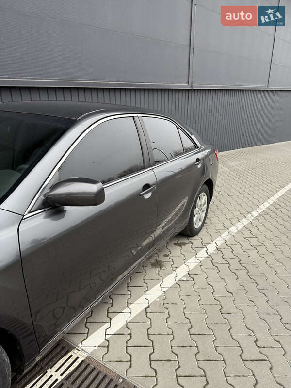 Седан Toyota Camry 2009 в Тернополе