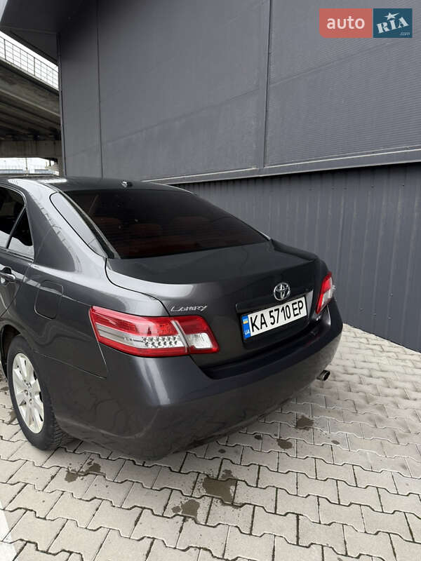 Седан Toyota Camry 2009 в Тернополе