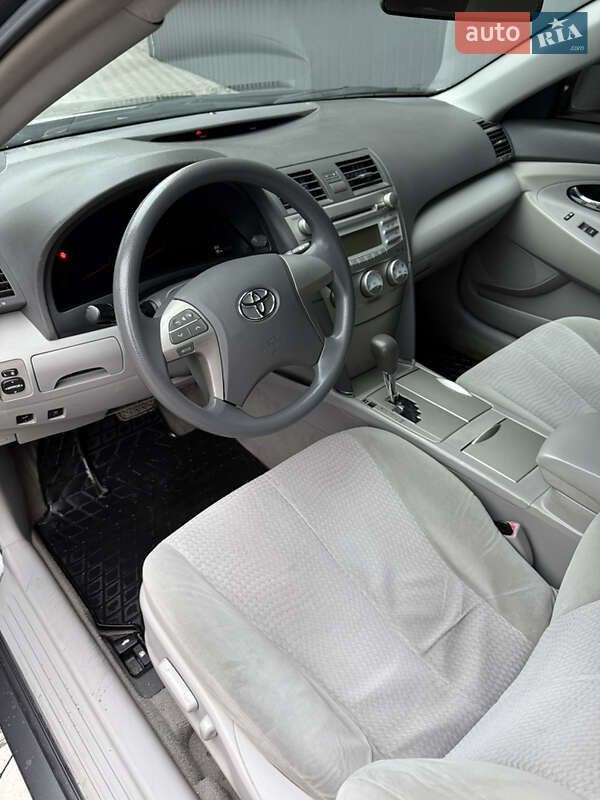 Седан Toyota Camry 2009 в Тернополе