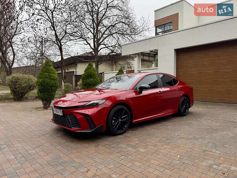 Седан Toyota Camry 2024 в Киеве