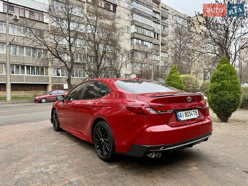 Седан Toyota Camry 2024 в Киеве