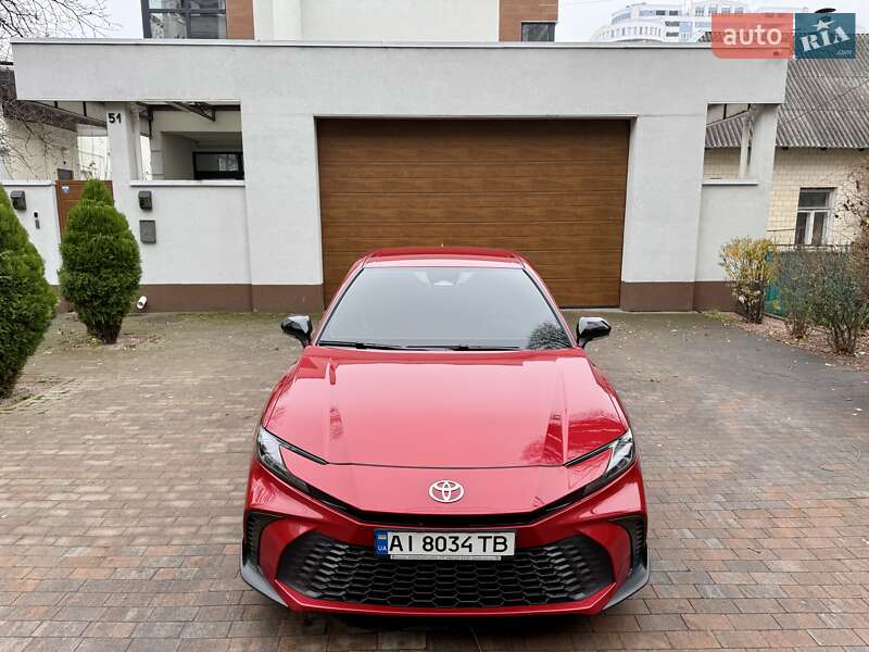 Седан Toyota Camry 2024 в Киеве