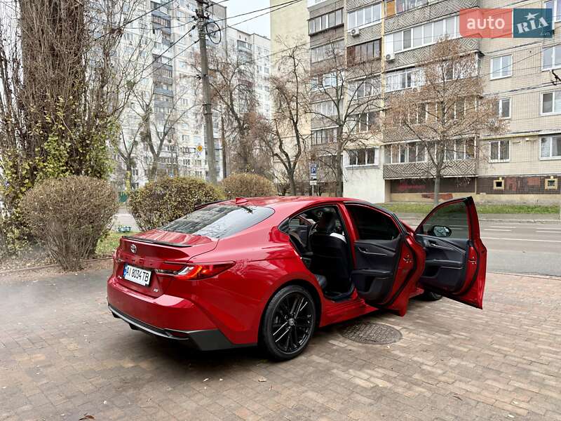 Седан Toyota Camry 2024 в Киеве