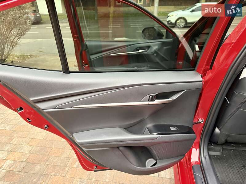 Седан Toyota Camry 2024 в Киеве