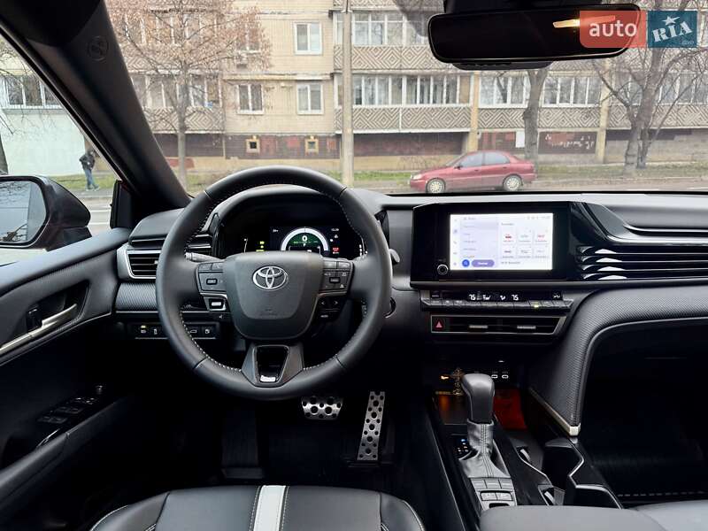 Седан Toyota Camry 2024 в Киеве