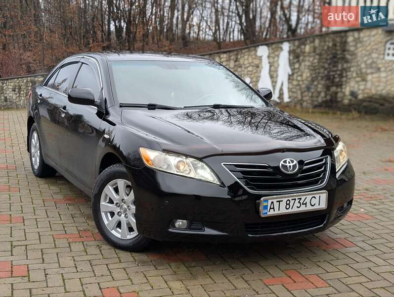 Седан Toyota Camry 2008 в Ивано-Франковске