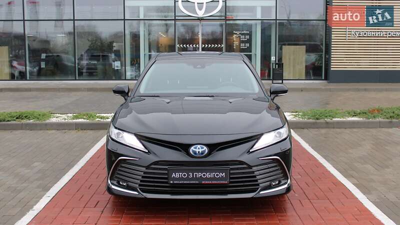 Седан Toyota Camry 2022 в Черкассах