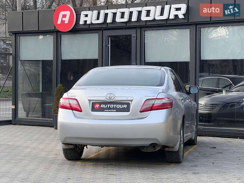 Седан Toyota Camry 2008 в Черновцах