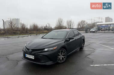 Седан Toyota Camry 2023 в Киеве