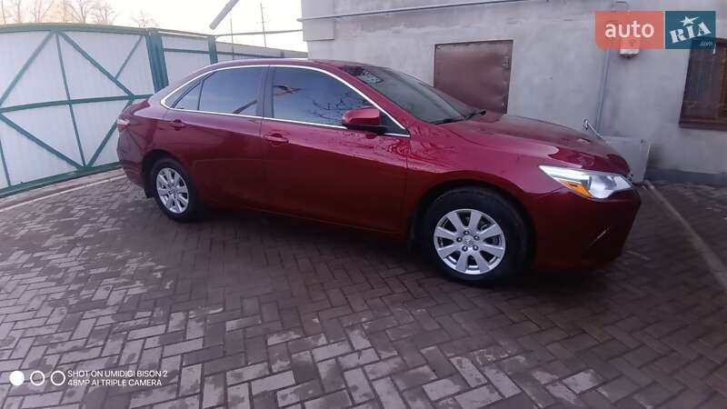 Седан Toyota Camry 2017 в Изюме