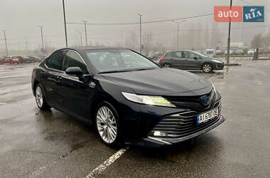 Седан Toyota Camry 2020 в Киеве