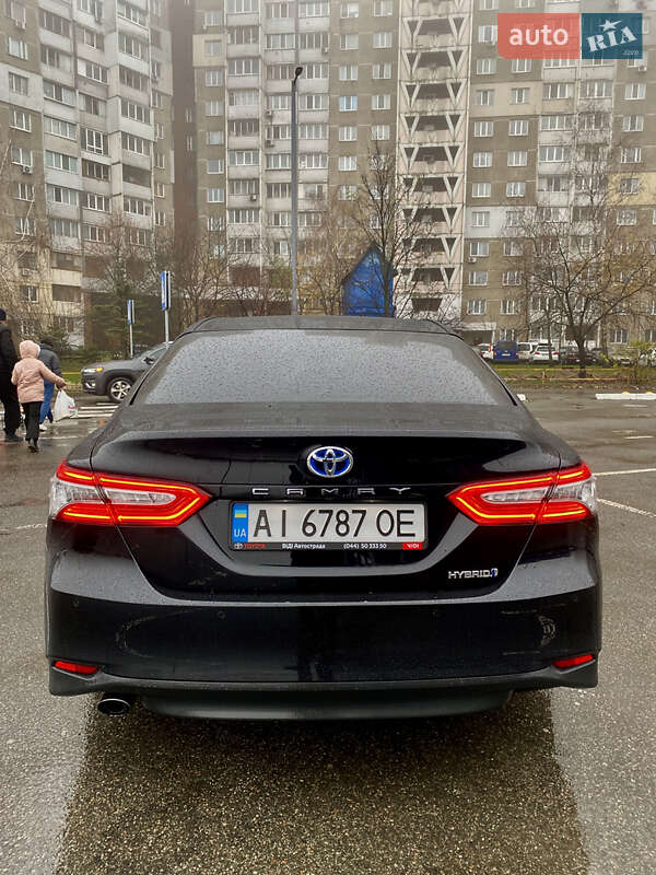 Седан Toyota Camry 2020 в Киеве