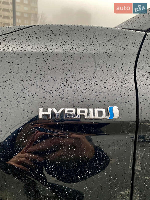 Седан Toyota Camry 2020 в Киеве