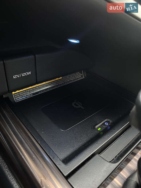 Седан Toyota Camry 2020 в Киеве