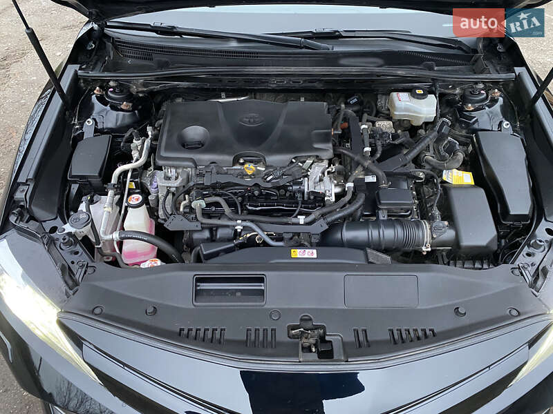 Седан Toyota Camry 2020 в Киеве
