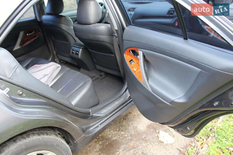 Седан Toyota Camry 2008 в Верхнеднепровске