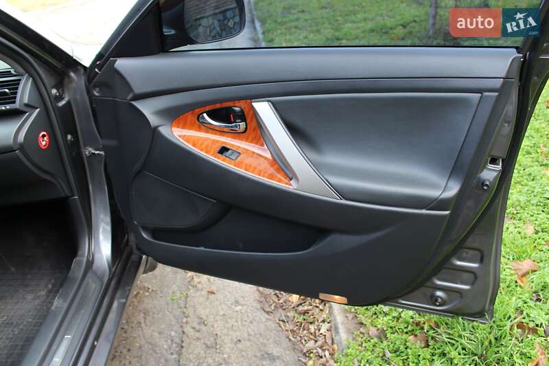 Седан Toyota Camry 2008 в Верхнеднепровске