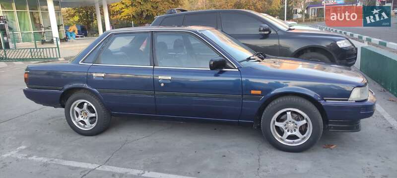Седан Toyota Camry 1990 в Черноморске