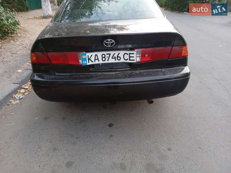 Седан Toyota Camry 2000 в Белгороде-Днестровском