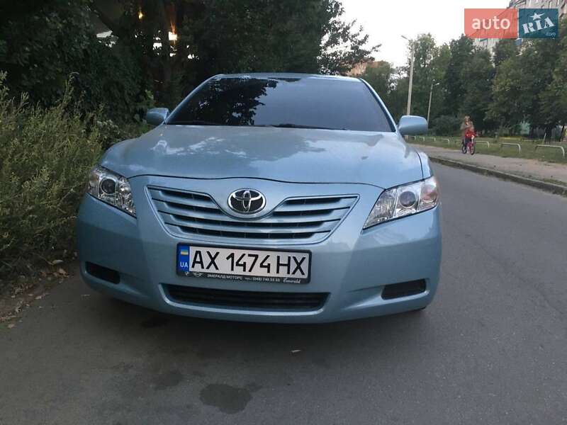 Седан Toyota Camry 2007 в Киеве
