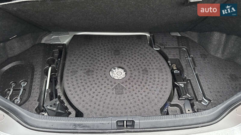 Седан Toyota Camry 2017 в Киеве