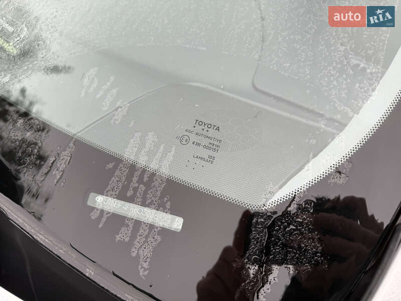 Седан Toyota Camry 2017 в Киеве