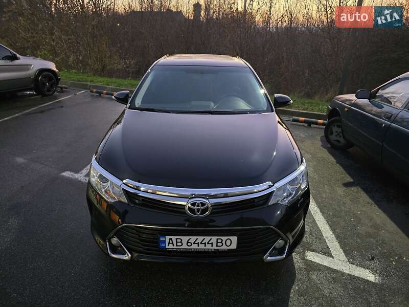 Седан Toyota Camry 2017 в Харькове
